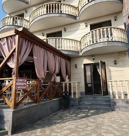 Hotel Karolina Витязево Экстерьер фото